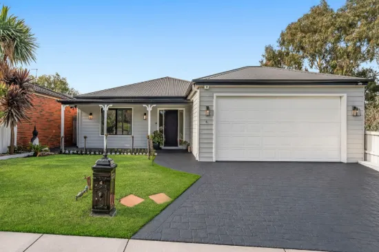 4 Condor Close, Berwick VIC 3806-Image