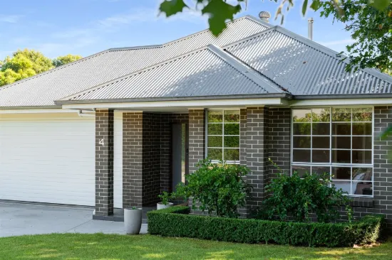 4 Cottee Close, Robertson, NSW 2577