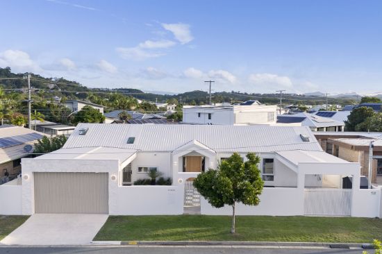 4 Curlew Crescent, Burleigh Waters, Qld 4220