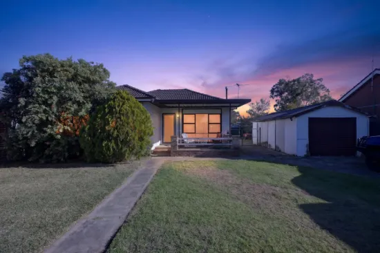 4 Cyprus Street, Macquarie Fields, NSW 2564