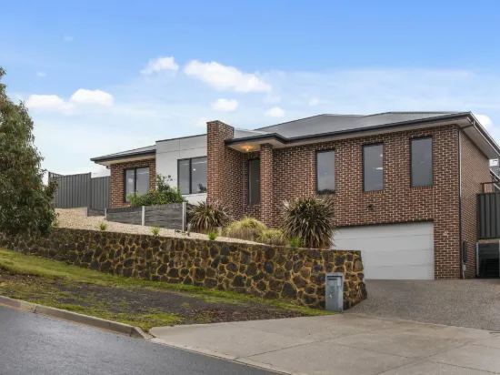 4 Darley Drive, Darley, Vic 3340