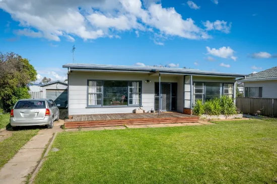 4 Dimboola Road, Nhill, Vic 3418
