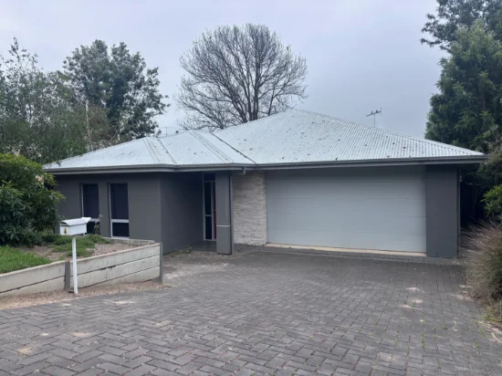 4 Dorset Ave, Victor Harbor, SA 5211