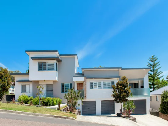 4 DRUNGALL AVENUE, Corlette, NSW 2315