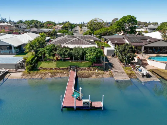 4 Drysdale Place, Paradise Point, Qld 4216