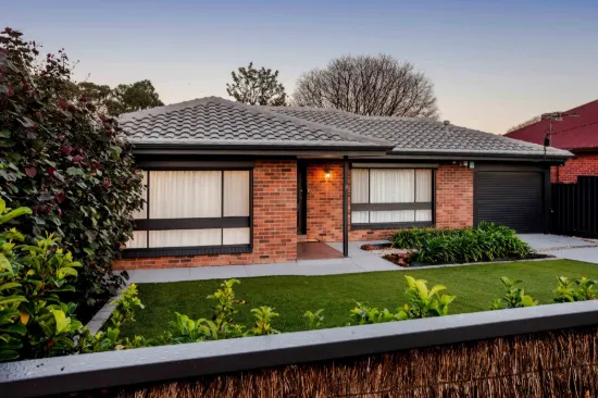 4 Dunbar Avenue, Lower Mitcham, SA 5062