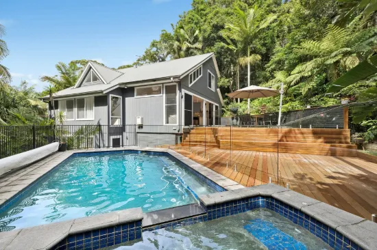 4 Easter Parade, North Avoca, NSW 2260