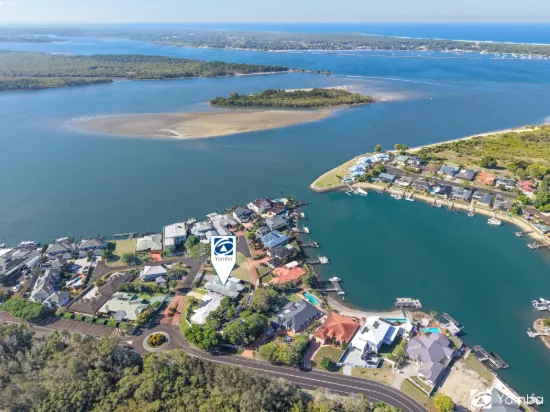4 Edgewater Close, Yamba, NSW 2464