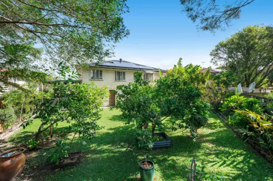 4 Edwin Street, Wynnum West, Qld 4178