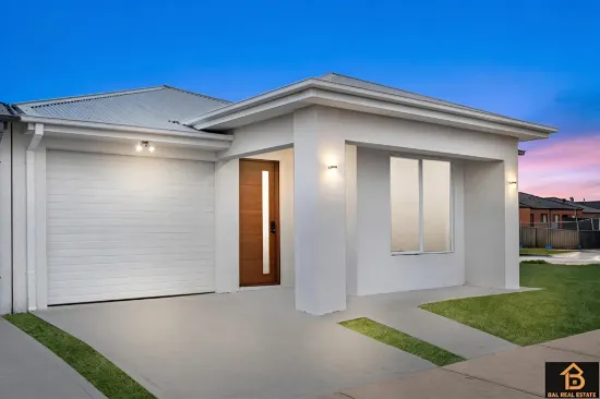 4 Effron Close, Melton South, Vic 3338