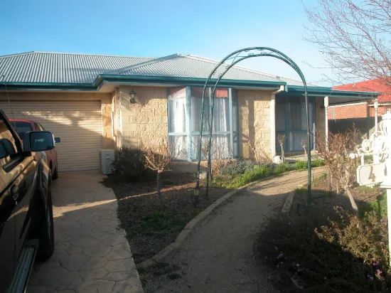 4 Egret Court, Lara, Vic 3212
