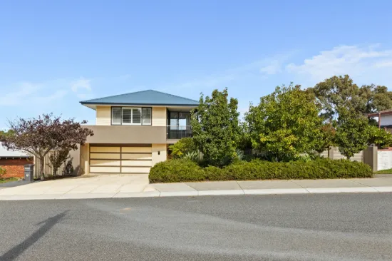 4 Elfreda Avenue, Sorrento, WA 6020