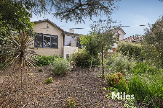 4 Elm Crescent, Ivanhoe East, Vic 3079 - For Rent