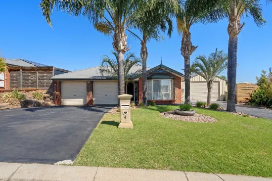 4 Exford Boulevard, Craigmore, SA 5114