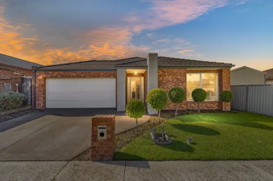4 Farmdale Road, Pakenham, Vic 3810