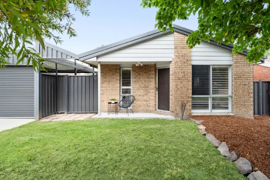 4 Ferry Place, Gordon, ACT 2906