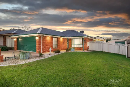 4 FIRESTONE WAY, Wodonga, Vic 3690