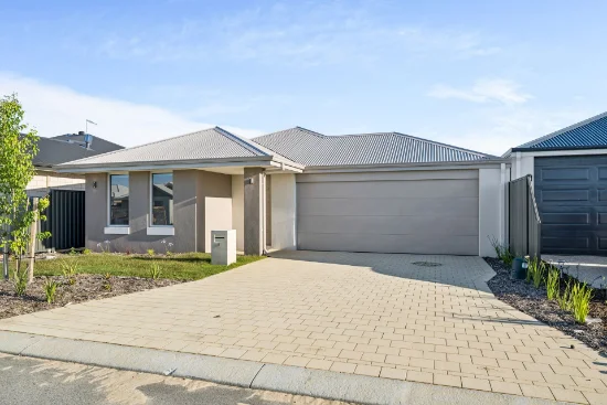4 Fitzroy Road, Henley Brook, WA 6055 - For Rent