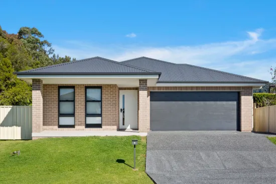 4 Fleet Crescent, Albion Park NSW 2527-Image