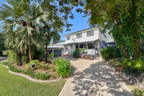 4 Forum Close, Mooroobool, Qld 4870