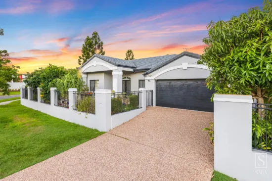 4 Furness Crescent, Sinnamon Park, Qld 4073