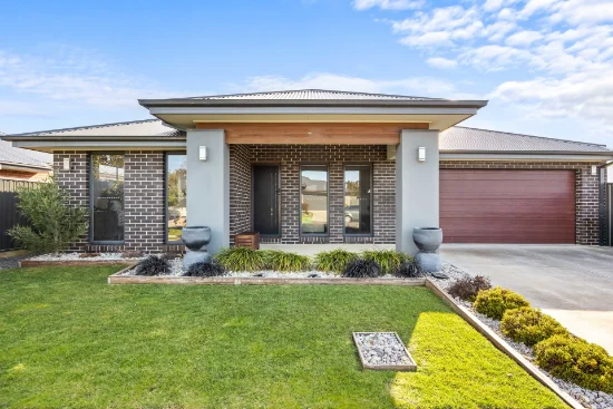 4 Gibbs View, Miners Rest, Vic 3352