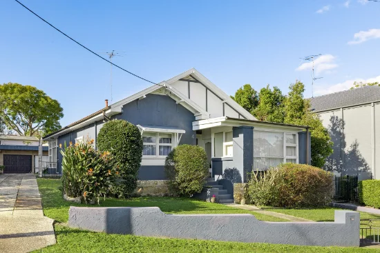 4 Glades Avenue, Gladesville, NSW 2111 - For Rent