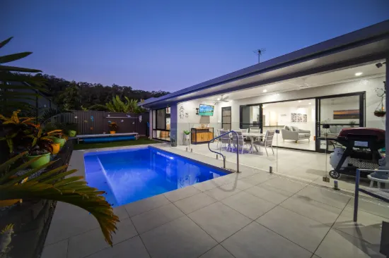 4 Glasswing Court, Bentley Park, Qld 4869