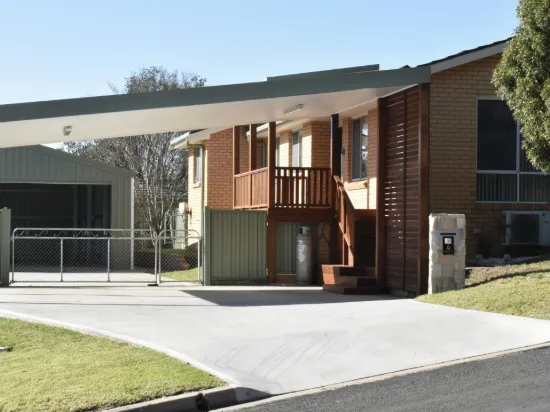 4 Gregory Way, Bega, NSW 2550