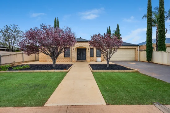4 Henneker Drive, Broadwood, WA 6430