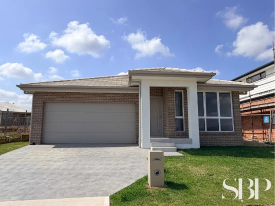 4 Hopples Street, Menangle Park, NSW 2563 - For Rent