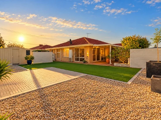 4 Jaywick Close, Safety Bay, WA 6169 - For Sale