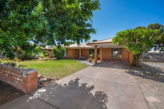 4 Jones Place, Boulder, WA 6432