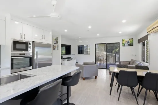 4 Keeleys Road, Slade Point, Qld 4740