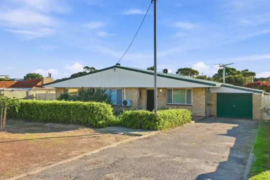 4 King Street, Wonthella, WA 6530