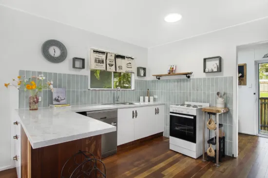 4 Kooberry Street, Macleay Island, Qld 4184