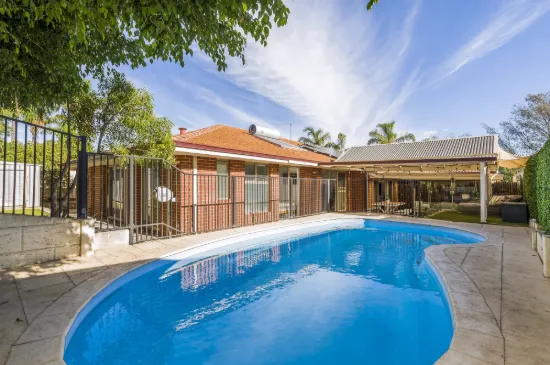 4 Lamond Close, Kinross, WA 6028