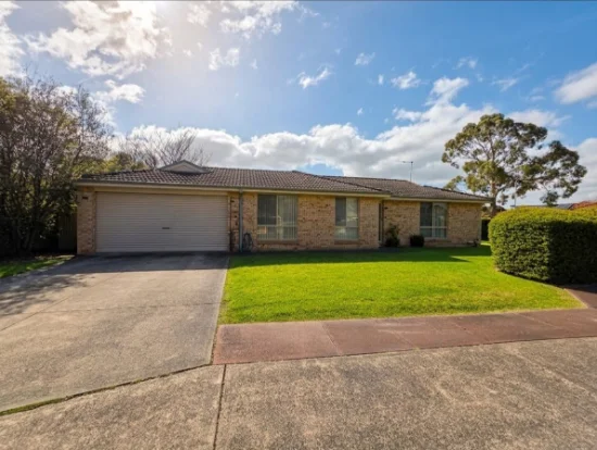 4 Lauren Square, Pakenham, Vic 3810