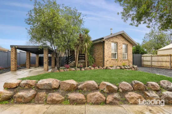 4 Lawrence Avenue, Sunbury, Vic 3429