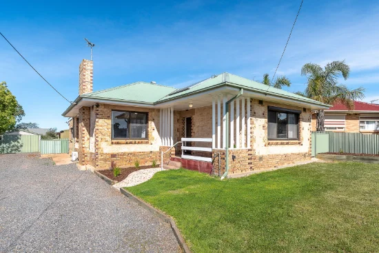 4 Leslie Street, Murray Bridge SA 5253 - For Rent