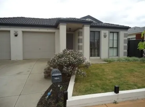 4 Lindsay Gardens, Point Cook, Vic 3030