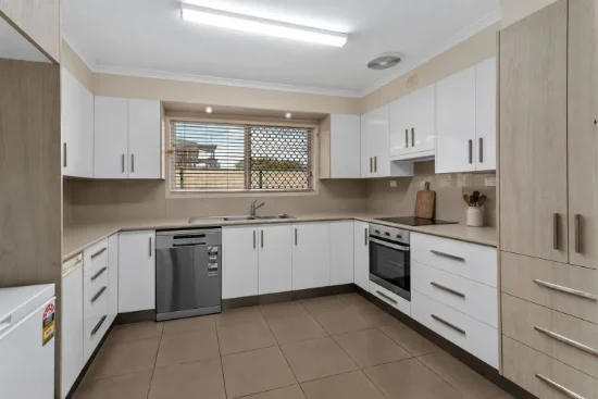 4 Livingstone Street, Strathpine, Qld 4500