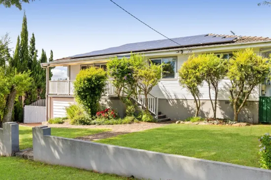 4 Loch Street, Centenary Heights, Qld 4350