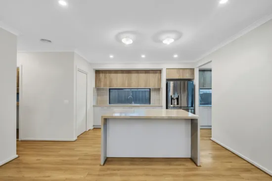 4 Mainland Way, Werribee, Vic 3030-Image
