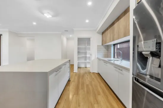 4 Mainland Way, Werribee, Vic 3030-Image