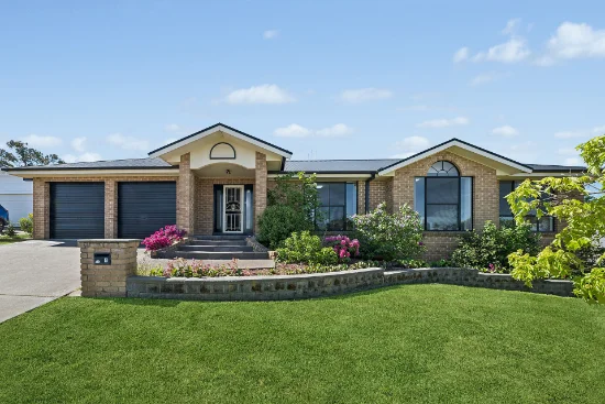 4 Majestic Way, Orange, NSW 2800
