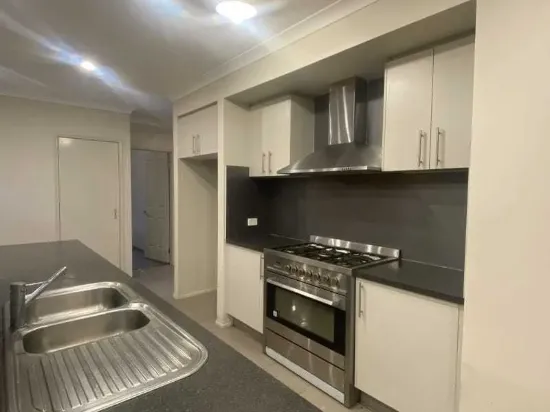 4 Maloney Avenue, Craigieburn, Vic 3064