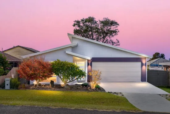 4 Manly Street, Tuross Head, NSW 2537