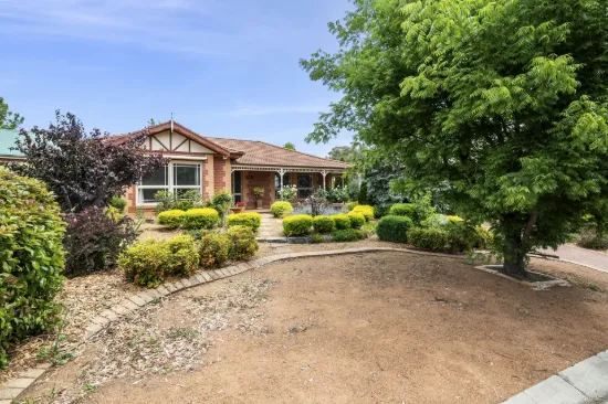 4 Maple Crescent, Jerrabomberra, NSW 2619