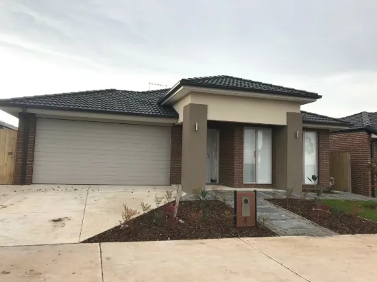 4 Mapleton Bvd, Melton South, Vic 3338